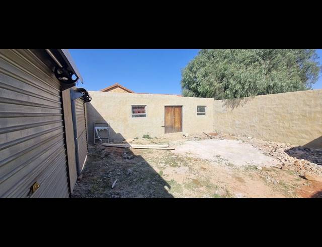100M² WAREHOUSE TO LET IN GREENHILLS
